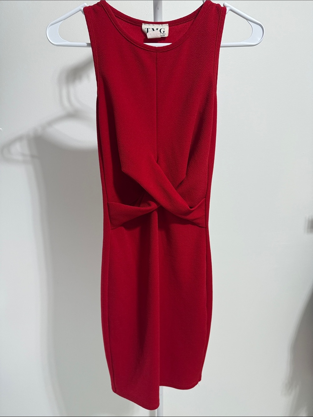 Red Sleeveless Twist-Front Sheath Dress waist is a 12 with stretch
